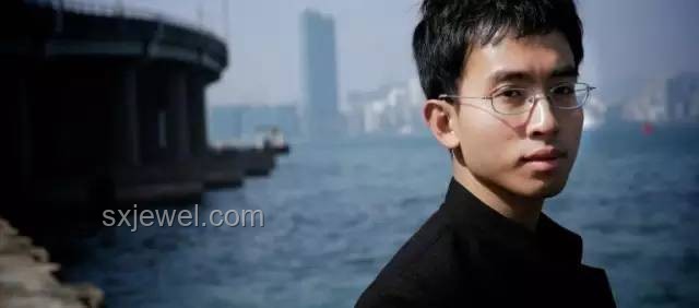 赵露思灵感闪现：慢动作转手卡点的创新演绎，跨界思维点燃创意火花